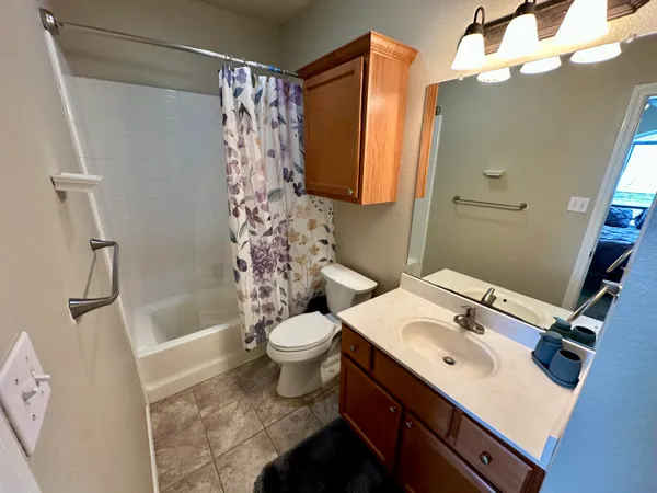 $2,200 | 2108 Main Street, Lubbock, TX 79401