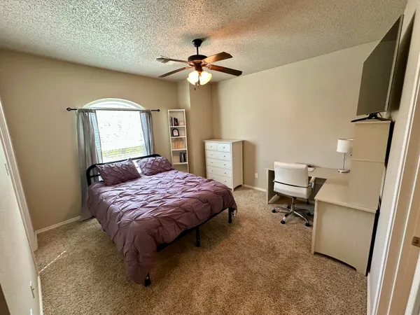 $2,200 | 2108 Main Street, Lubbock, TX 79401