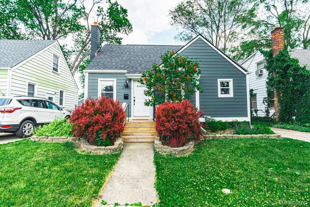2656 Wakefield Road Berkley, MI 48072 - Photo 1 of 38 2656 Wakefield 16x9-23.jpg