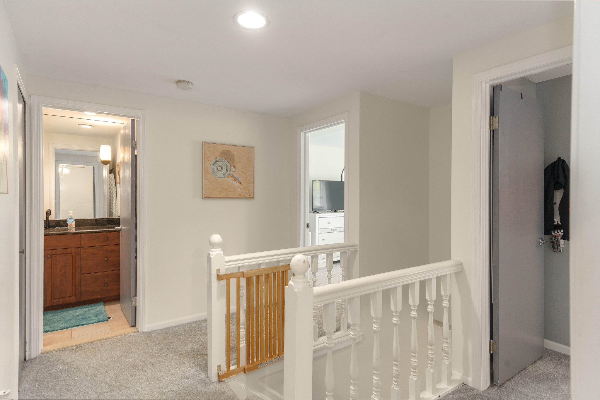736 Denham Lane Rochester, MI 48307 - Photo 21 of 40 50145928-abf3434f-7474-4e03-b560-e4d4bc0de9a5.JPG