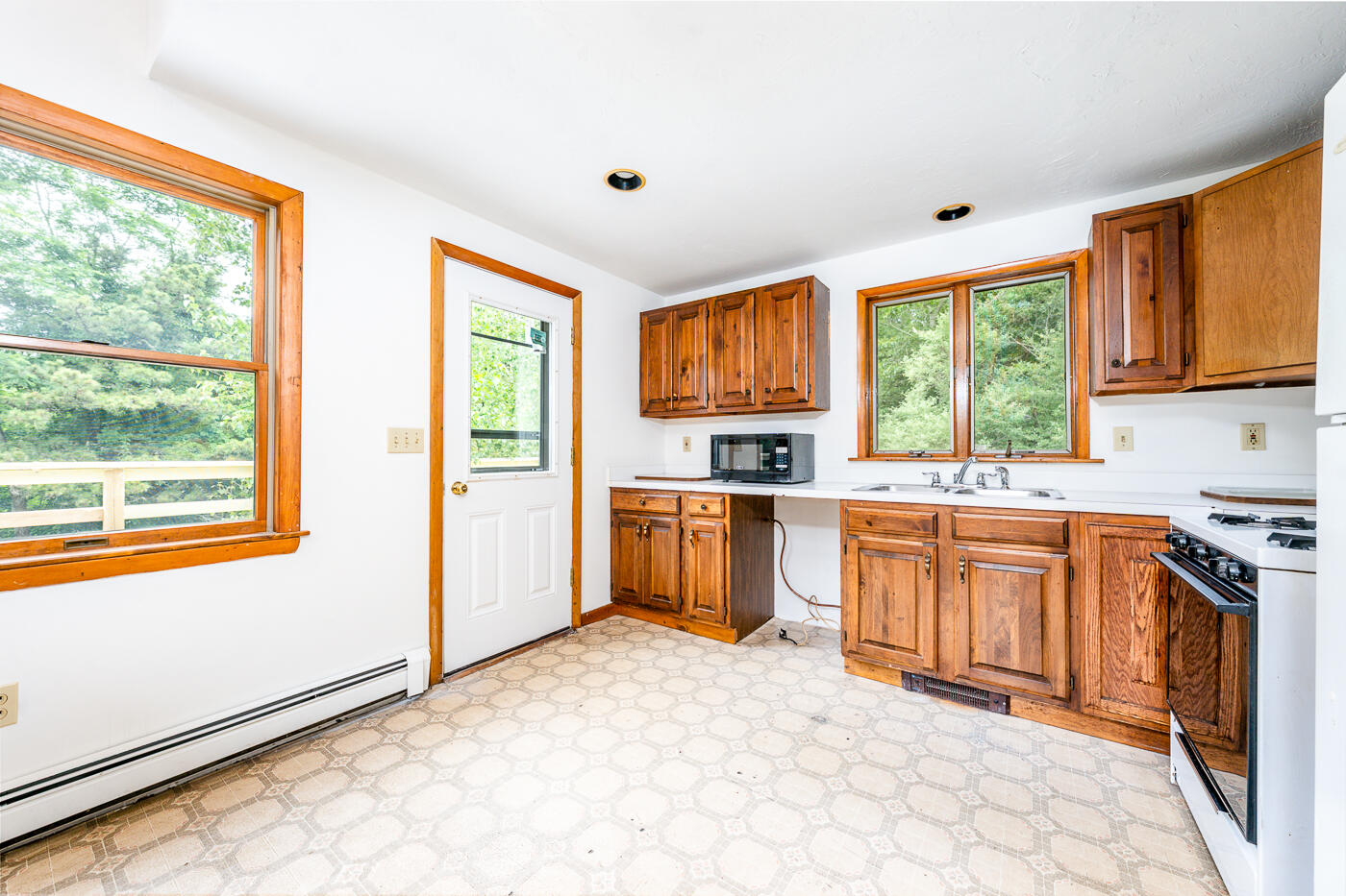 208 Route 6 Truro, MA 02666 - Photo 11 of 32 kitchen2