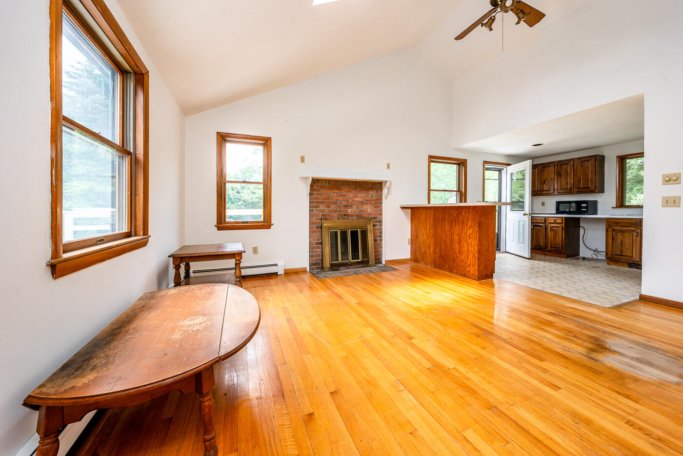 208 Route 6 Truro, MA 02666 - Photo 13 of 32 livroom3