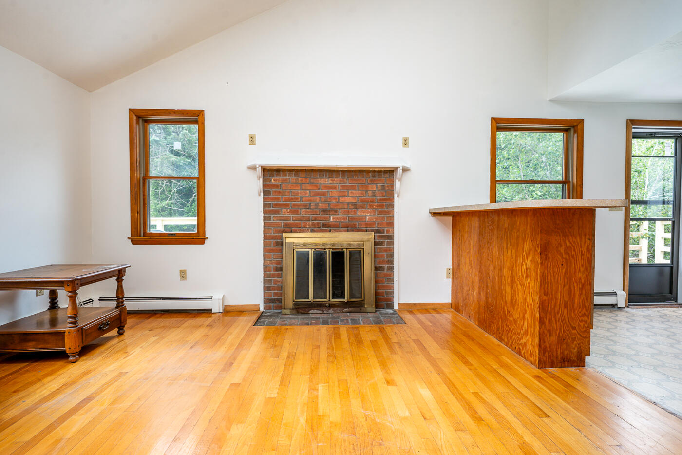 208 Route 6 Truro, MA 02666 - Photo 14 of 32 livroom2