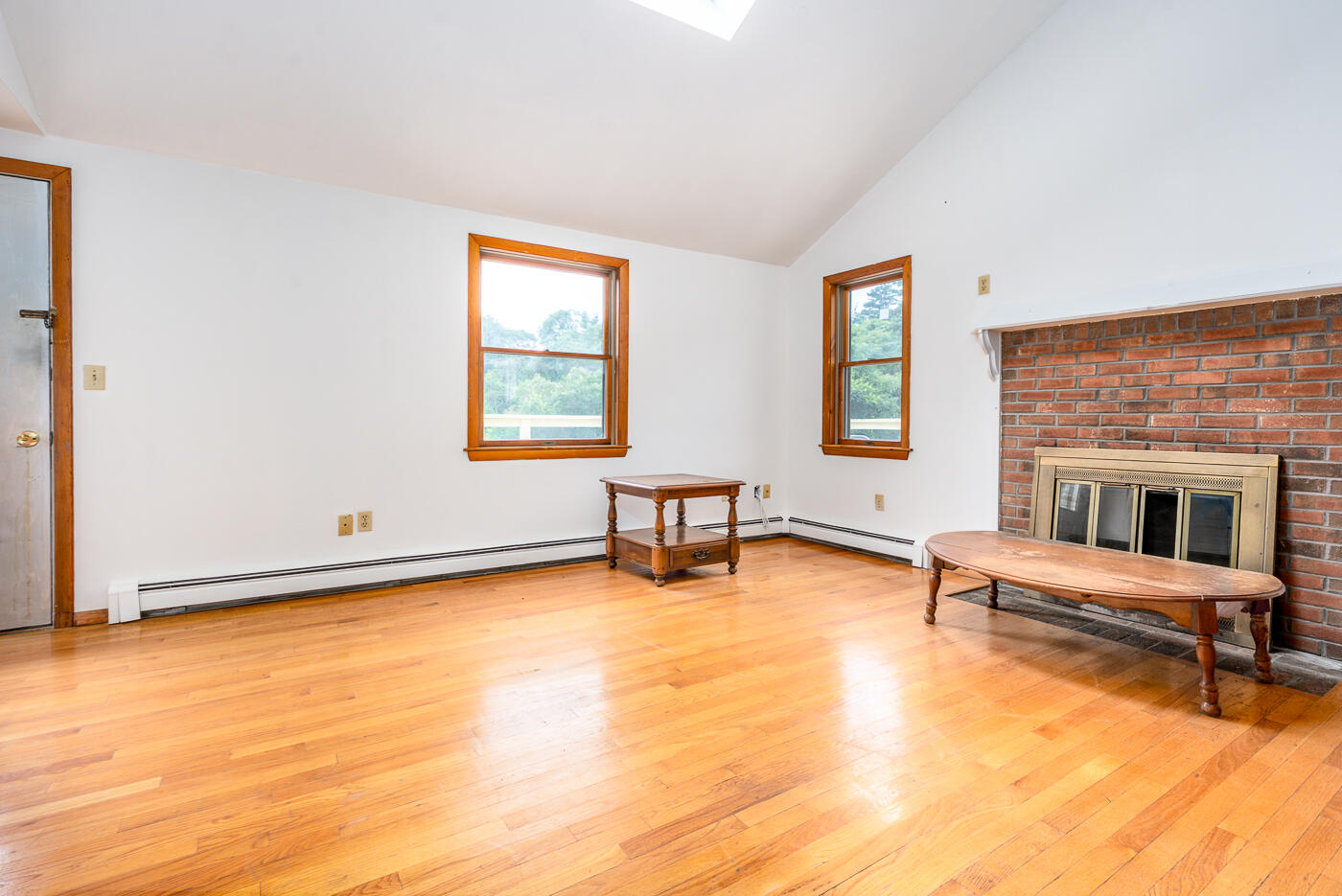 208 Route 6 Truro, MA 02666 - Photo 15 of 32 livroom1