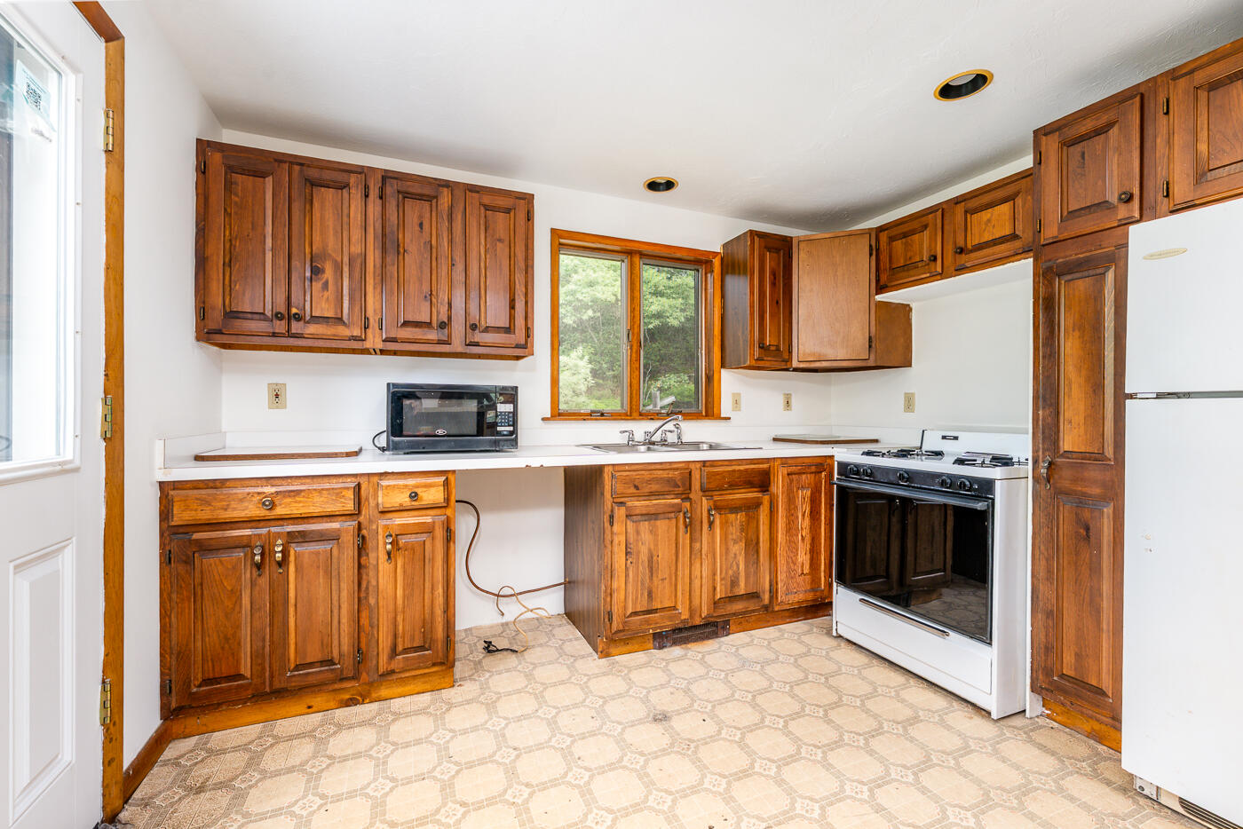 208 Route 6 Truro, MA 02666 - Photo 10 of 32 kitchen3