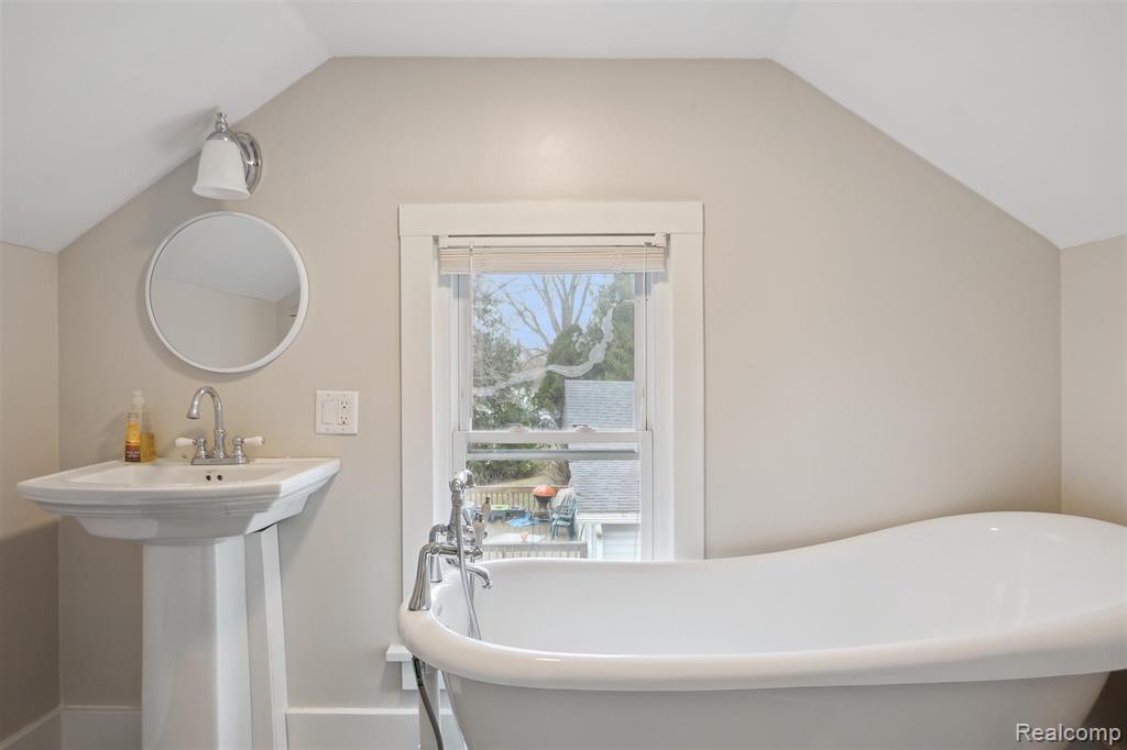 8309 North Custer Road Monroe, MI 48162 - Photo 17 of 26