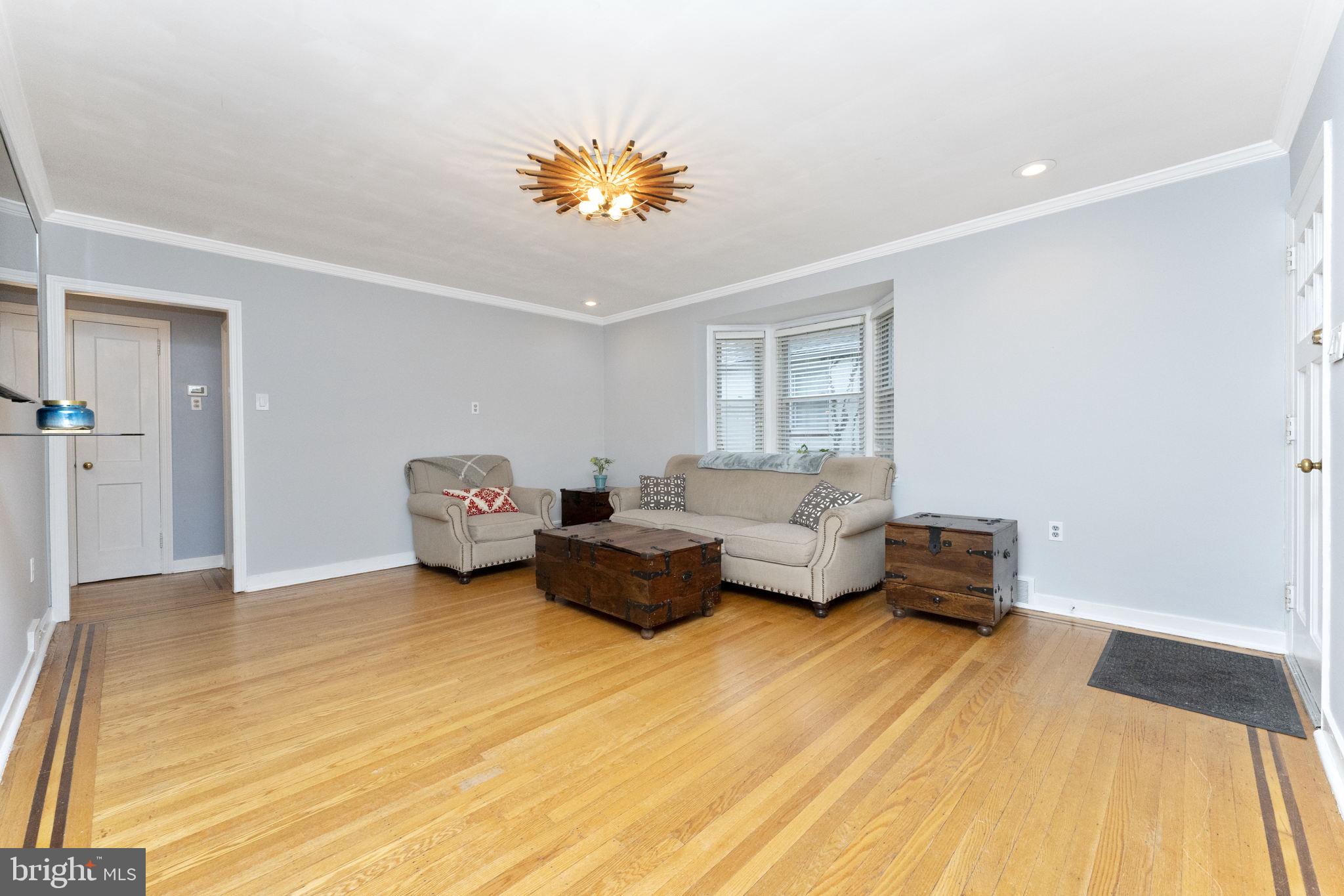 24 Hewett Road Wyncote, PA 19095 - Photo 5 of 31 Living Room