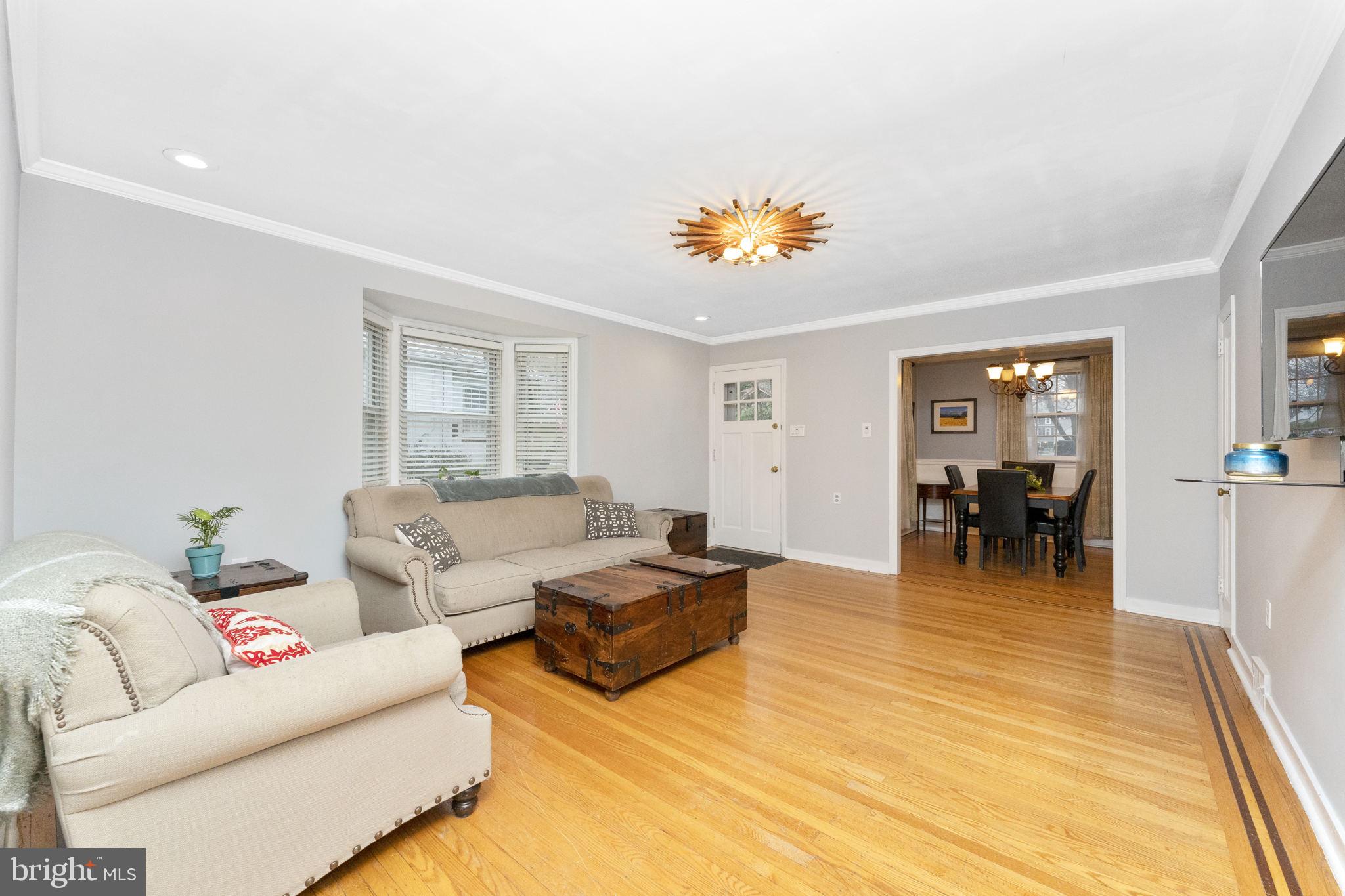 24 Hewett Road Wyncote, PA 19095 - Photo 6 of 31 Living Room