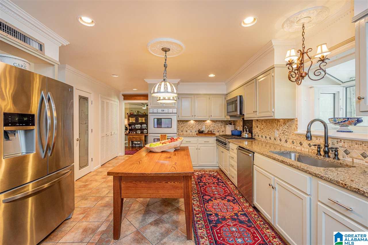 5820 Southcrest Road Birmingham, AL 35213 - Photo 3 of 50