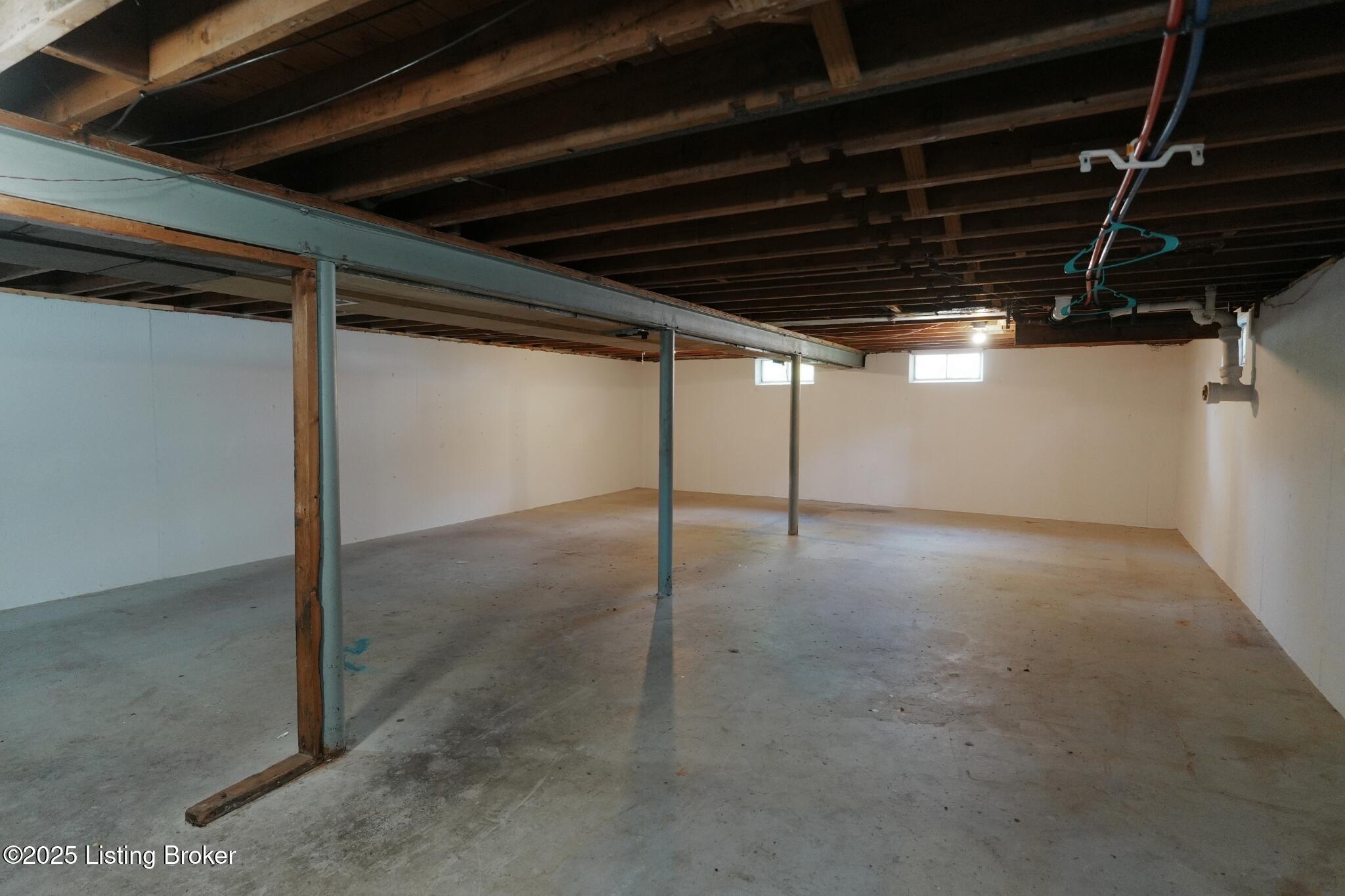 10104 Nanka Road Louisville, KY 40272 - Photo 24 of 29 17