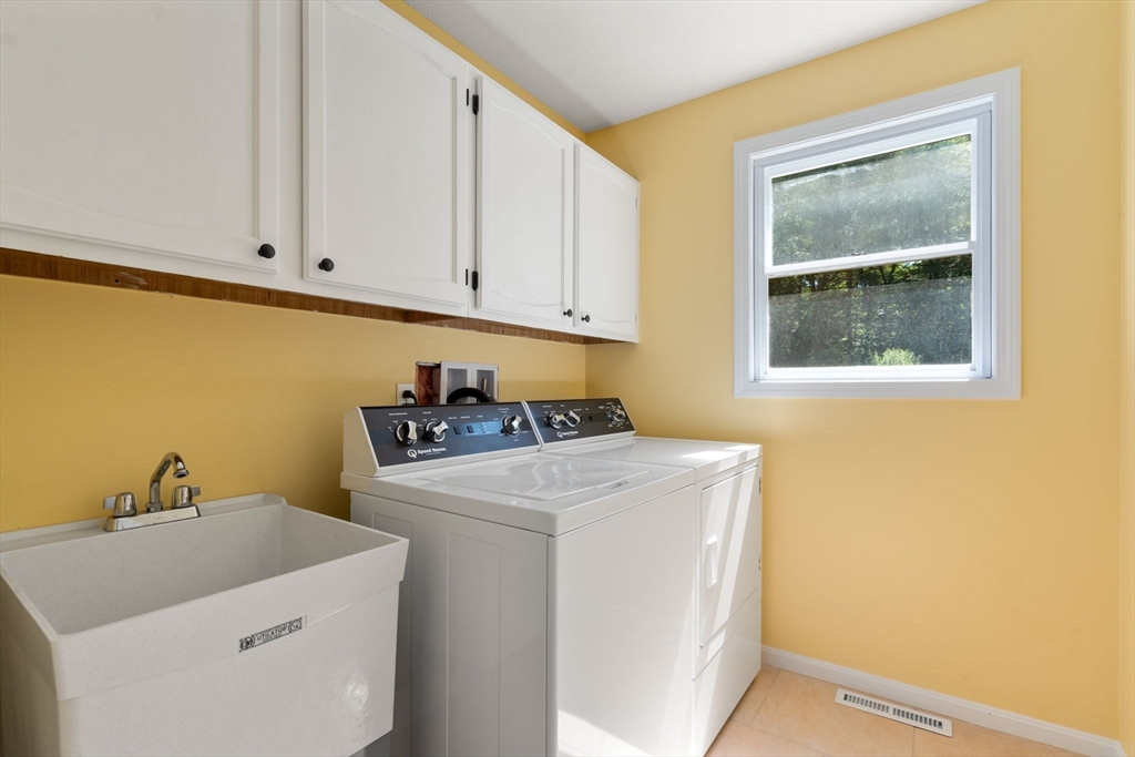 180 Loomis Ridge Road Westfield, MA 01085 - Photo 18 of 39
