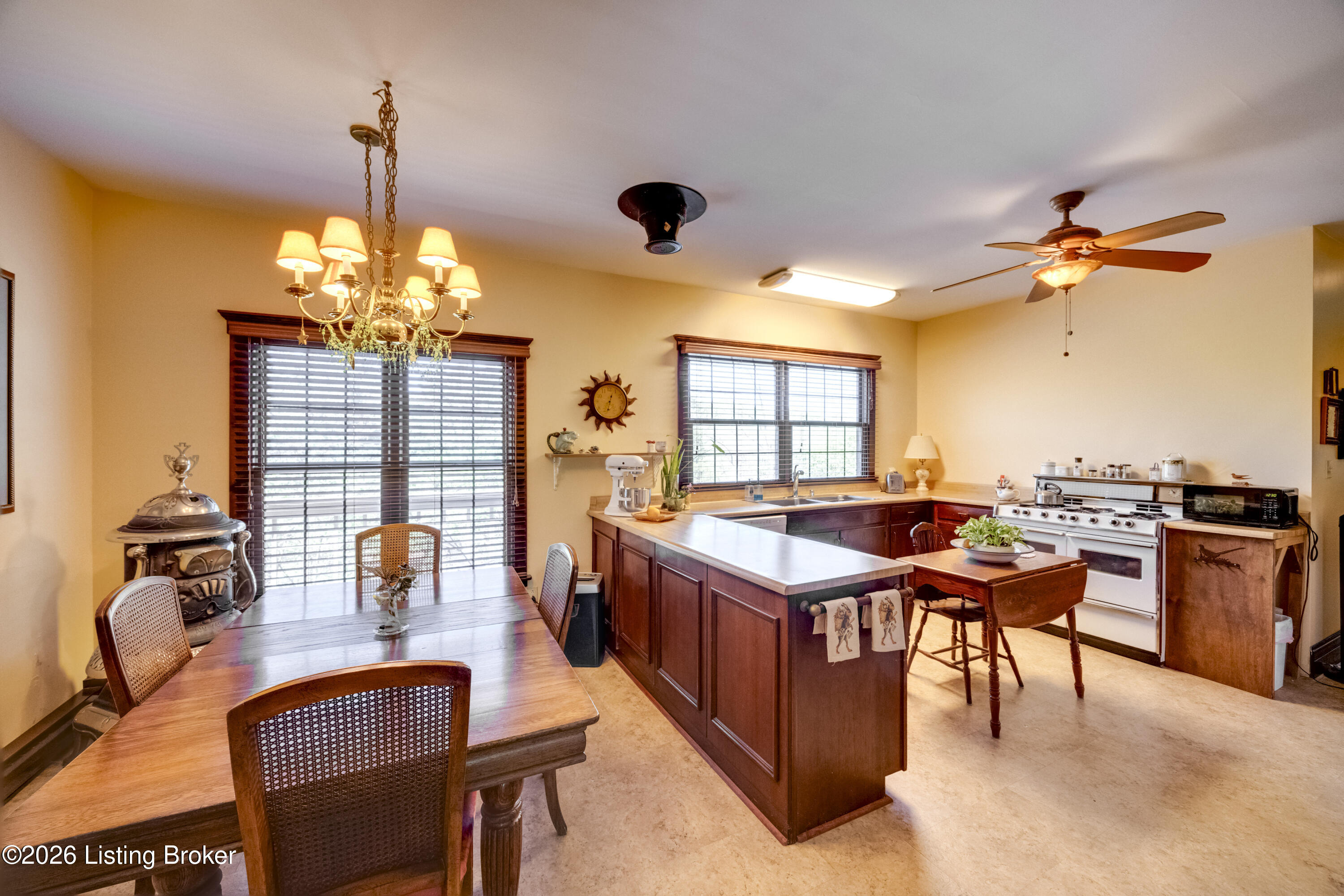 2305 Reuben Smith Road Loretto, KY 40037 - Photo 19 of 91 2Y0A8650-A