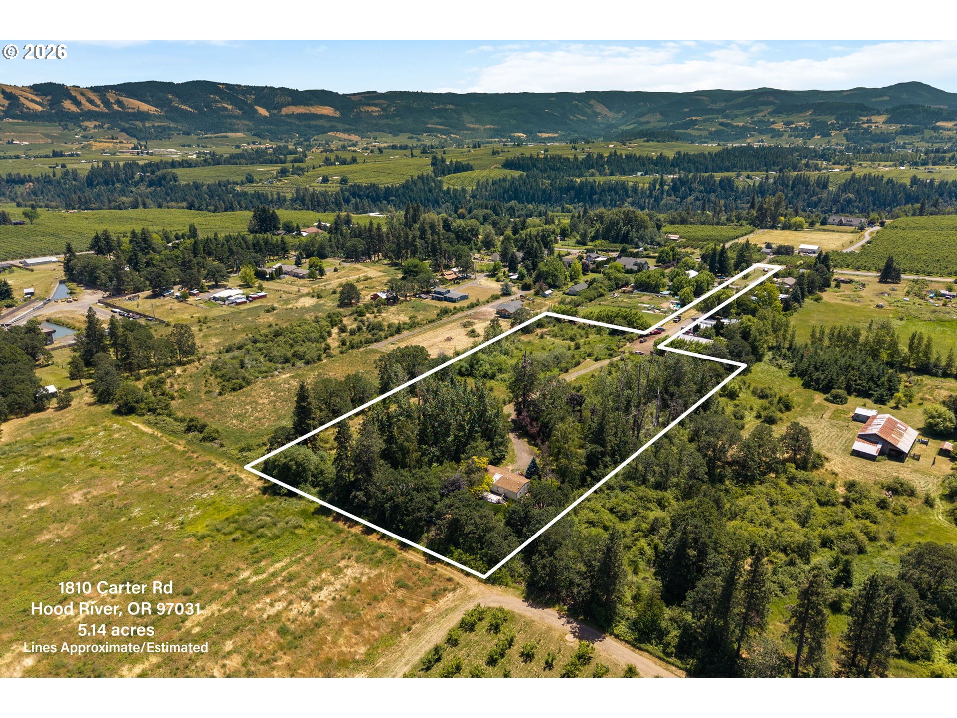 1810 Carter Road Hood River, OR 97031 - Photo 3 of 24