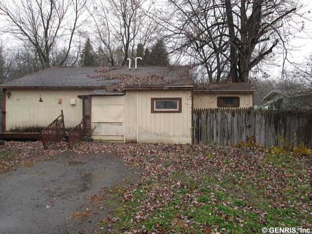 17 Pratt Road Manchester, NY 14504 - Photo 1 of 1 Exterior Front