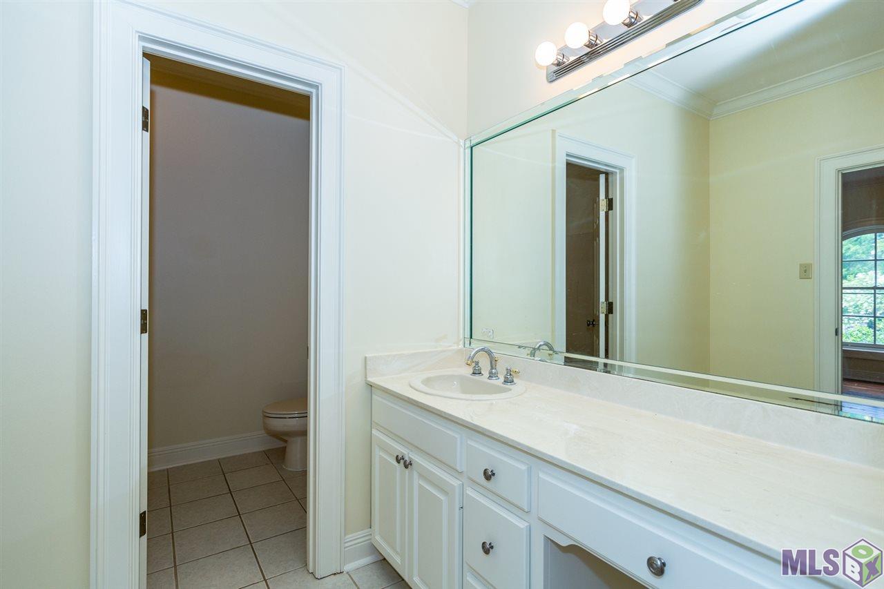 17521 Pecan Shadows Drive Baton Rouge, LA 70810 - Photo 32 of 41 Gallery Image 32