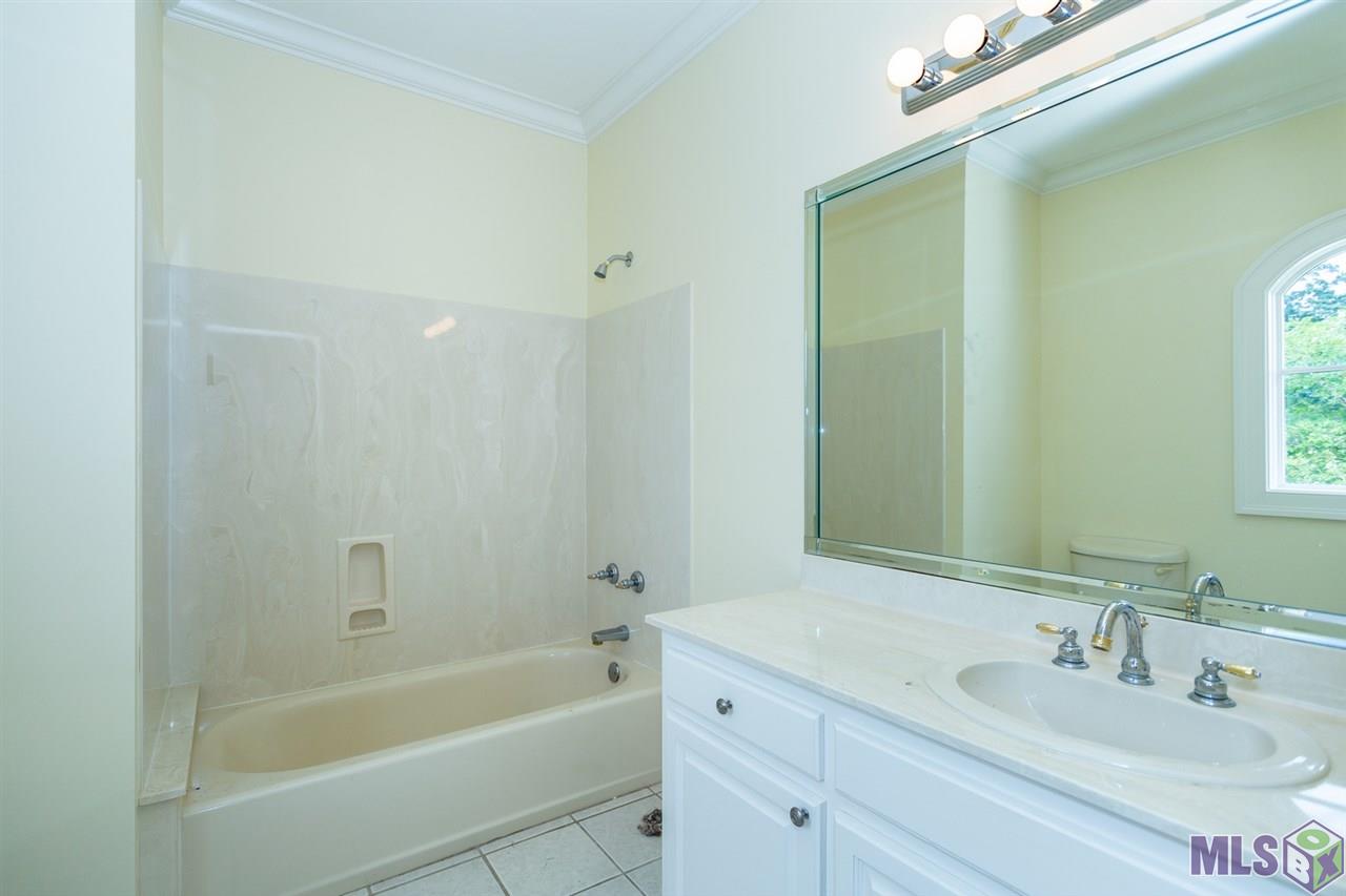 17521 Pecan Shadows Drive Baton Rouge, LA 70810 - Photo 33 of 41 Gallery Image 33