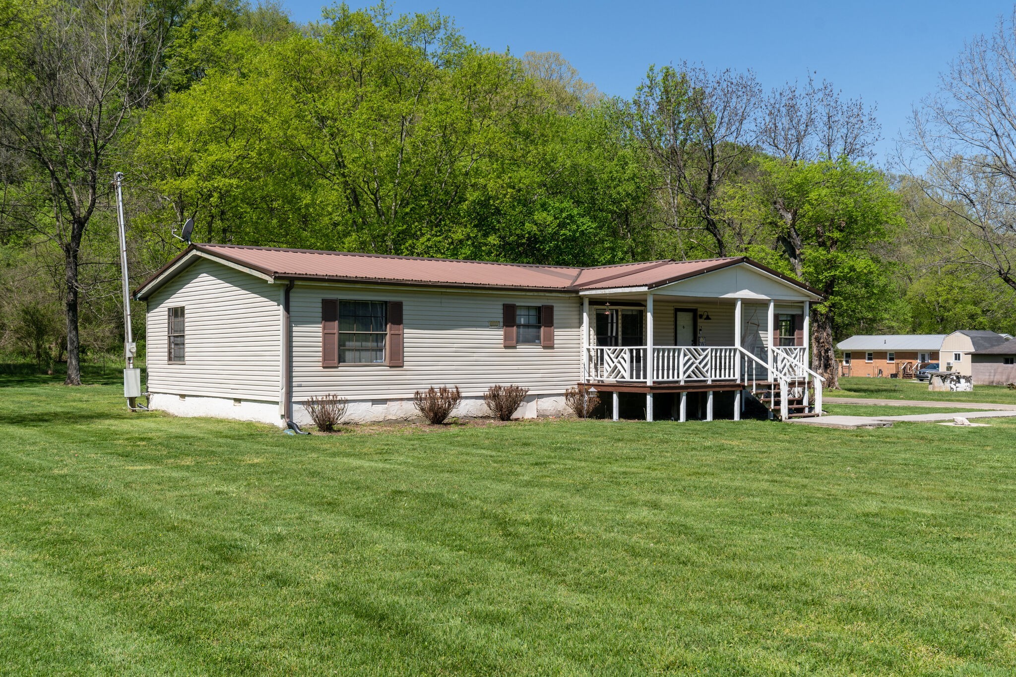 8390 West Sheepneck Road Mount Pleasant, TN 38474 - Photo 2 of 32 Gallery Image 2