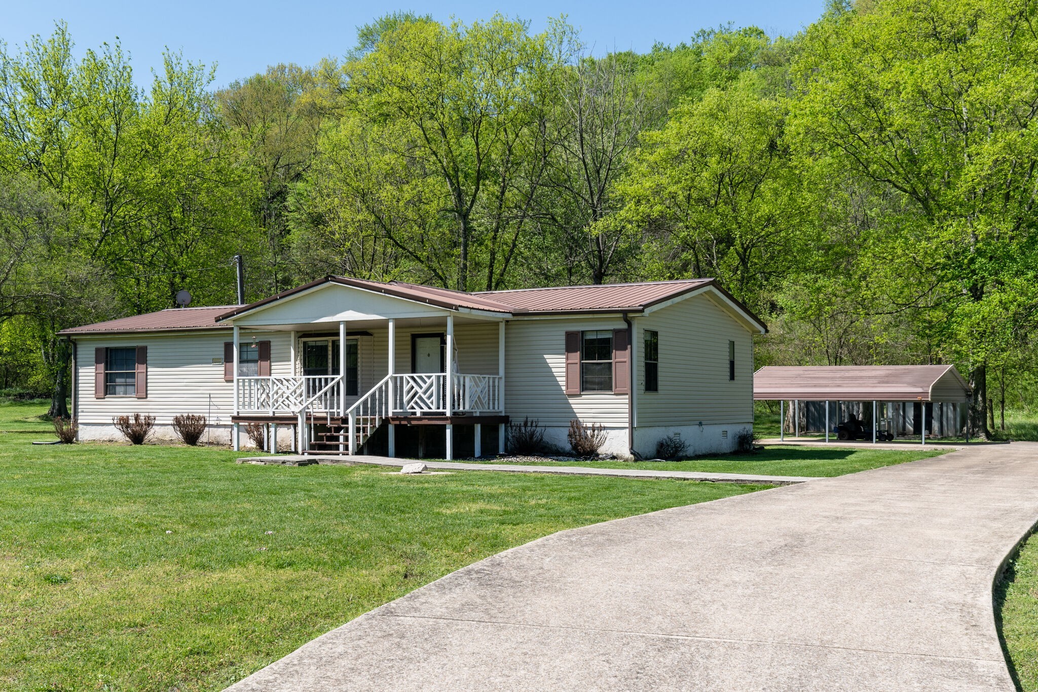 8390 West Sheepneck Road Mount Pleasant, TN 38474 - Photo 3 of 32 Gallery Image 3
