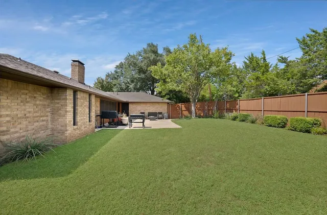 $385,000 | 1406 Shadybrook Drive, DeSoto, TX 75115