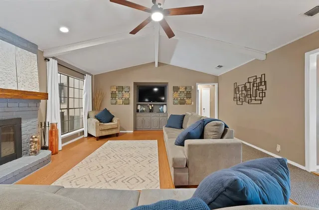 $385,000 | 1406 Shadybrook Drive, DeSoto, TX 75115