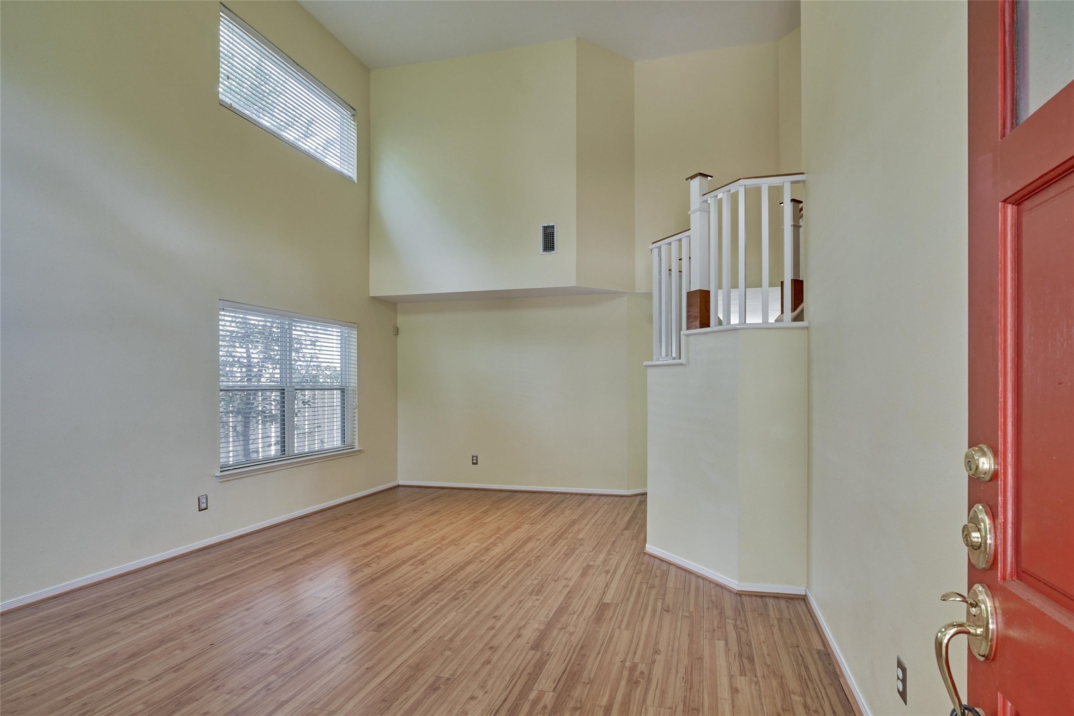 59 West Gaslight Place Spring, TX 77382 - Photo 6 of 47 View from front door into living and dining space.