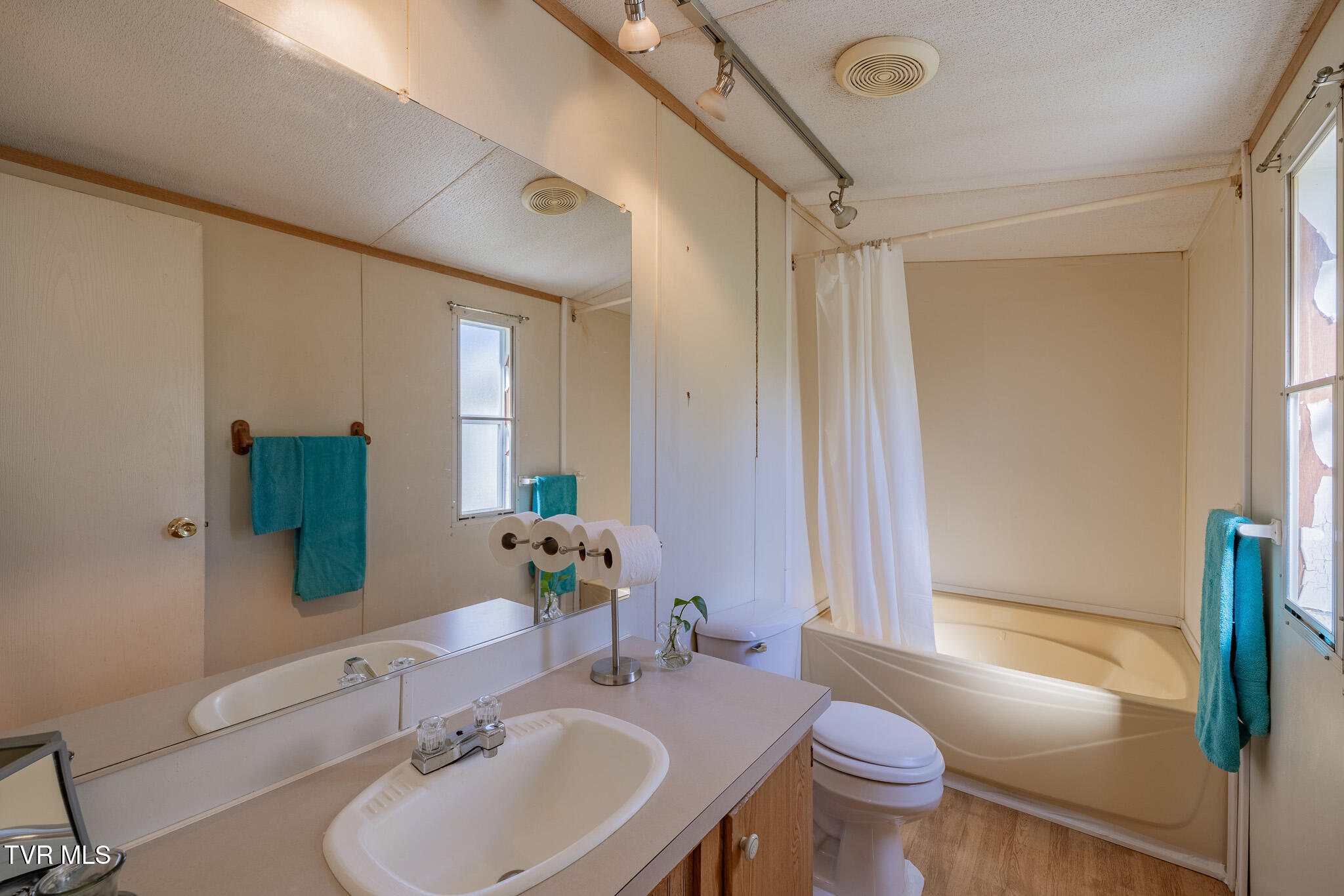 750 Gass Memorial Road Greeneville, TN 37745 - Photo 14 of 32 1R9A0451-HDR