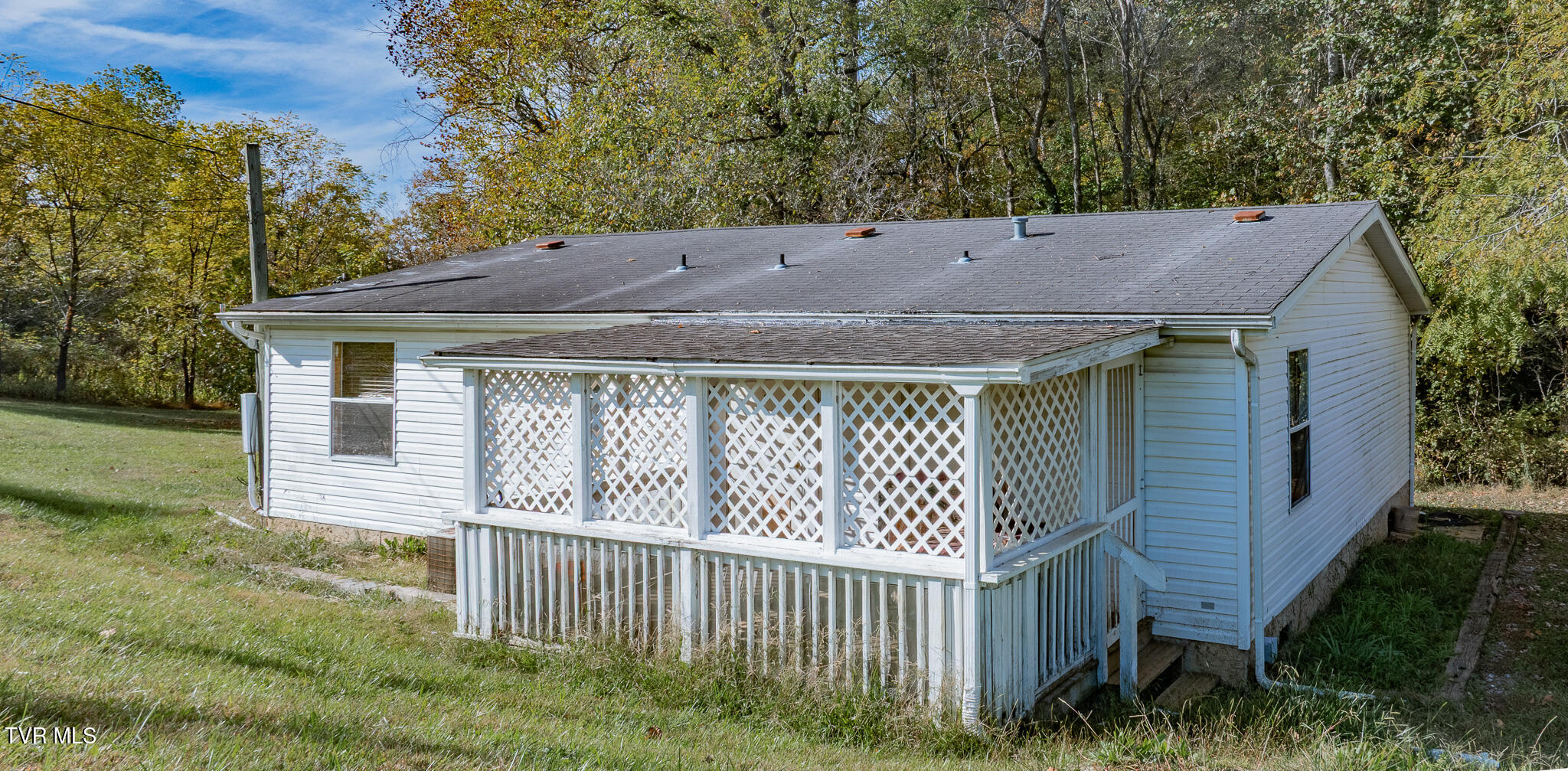 750 Gass Memorial Road Greeneville, TN 37745 - Photo 26 of 32 dji_fly_20251017_160552_0164_17609833182