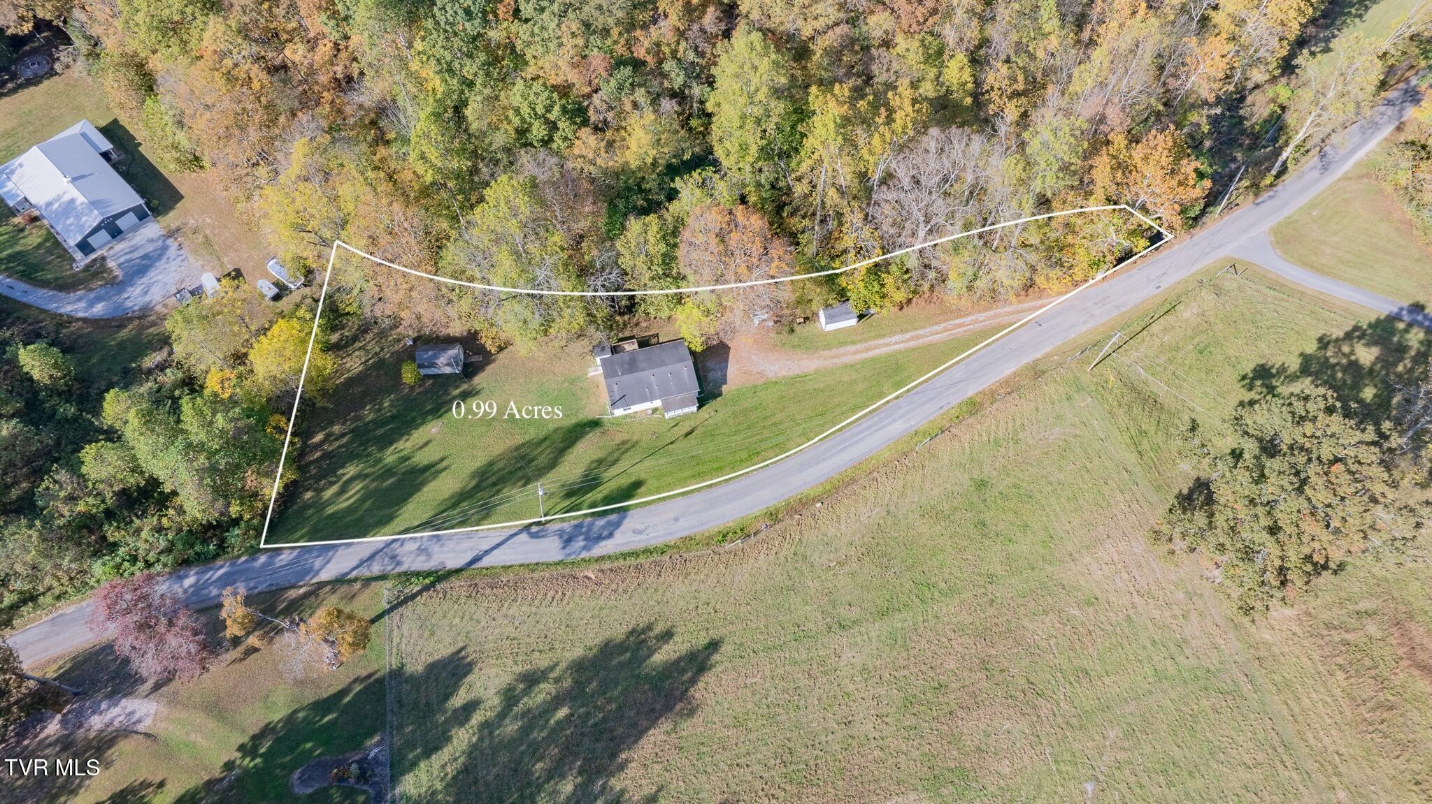 750 Gass Memorial Road Greeneville, TN 37745 - Photo 3 of 32 dji_fly_20251017_160746_0173_17609833141