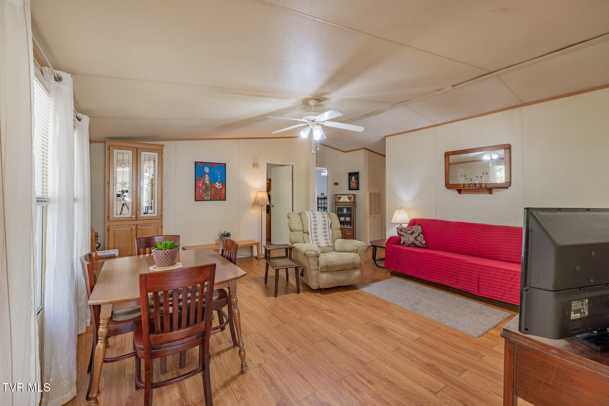 750 Gass Memorial Road Greeneville, TN 37745 - Photo 5 of 32 1R9A0424-HDR