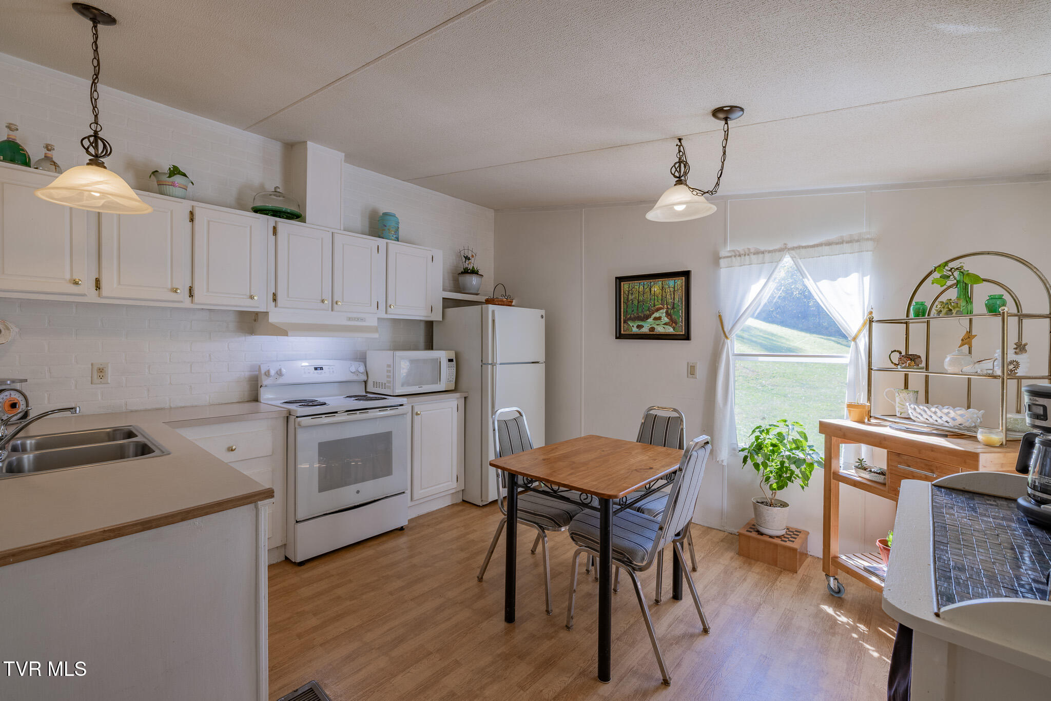 750 Gass Memorial Road Greeneville, TN 37745 - Photo 7 of 32 1R9A0427-HDR