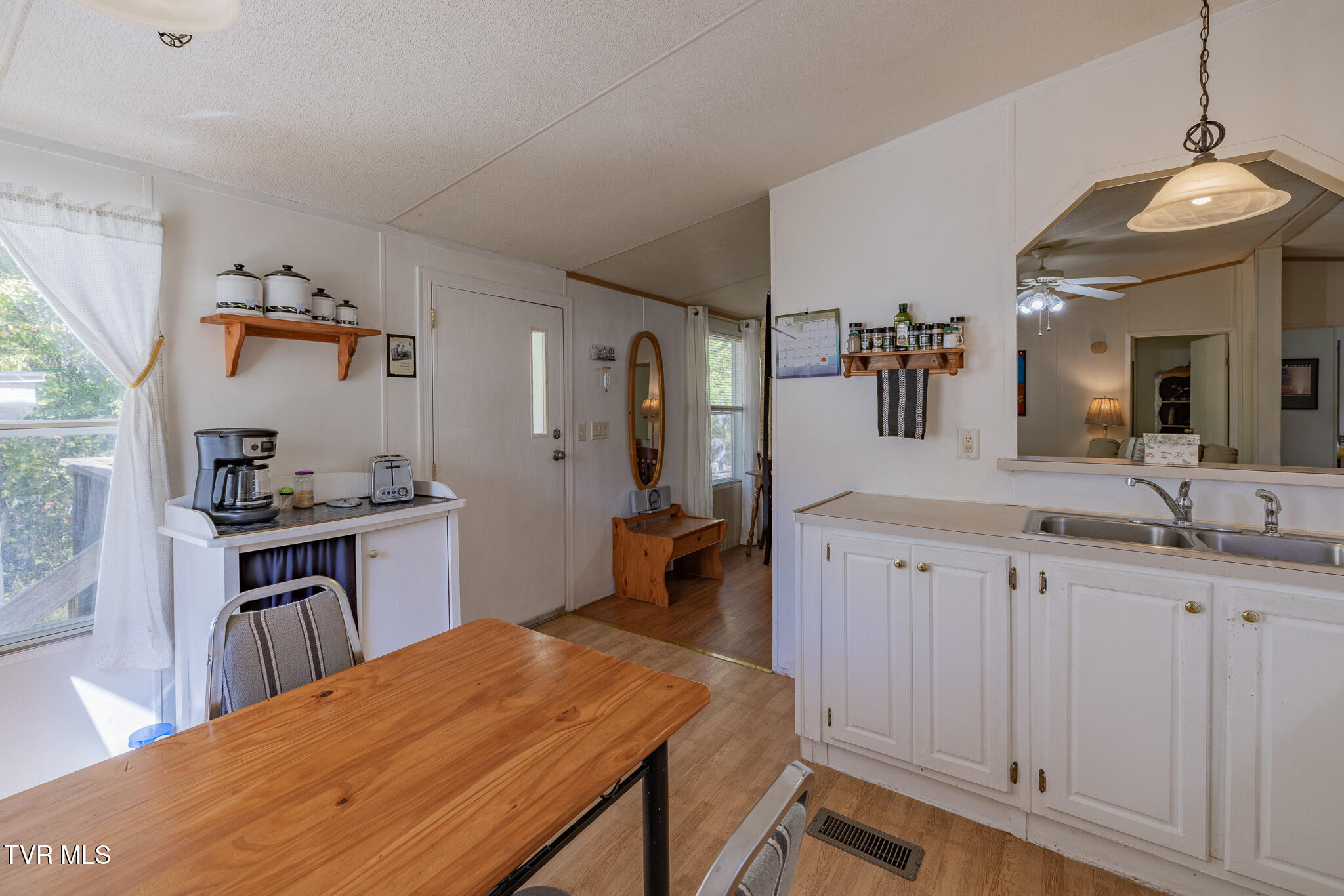 750 Gass Memorial Road Greeneville, TN 37745 - Photo 8 of 32 1R9A0430-HDR