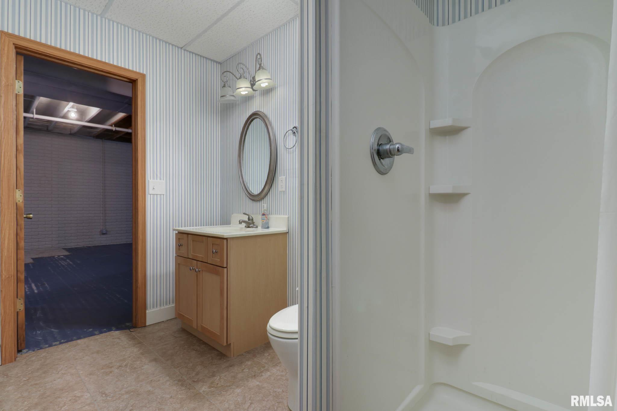 1835 Kingsbury Road Washington, IL 61571 - Photo 43 of 57 Gallery Image 43