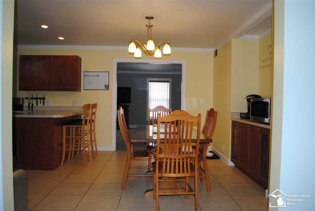 4410 Brest Road Newport, MI 48166 - Photo 9 of 42 31386171-8.JPG