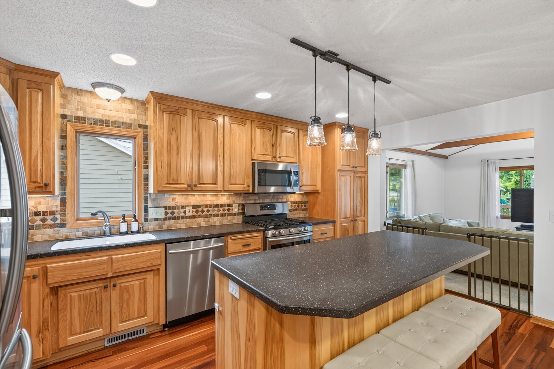 2649 Hillview Road Mounds View, MN 55112 - Photo 11 of 46