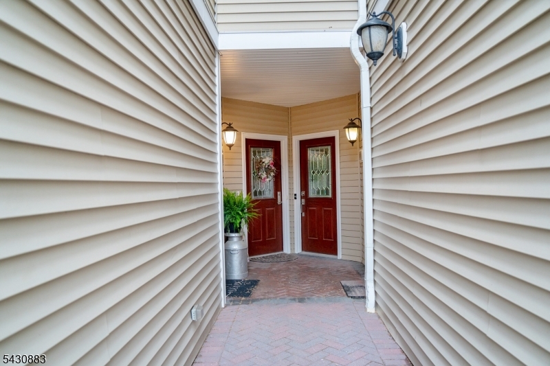 804 River Place Butler, NJ 07405 - Photo 3 of 32