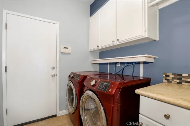 a view of a outdoor space with sitting area