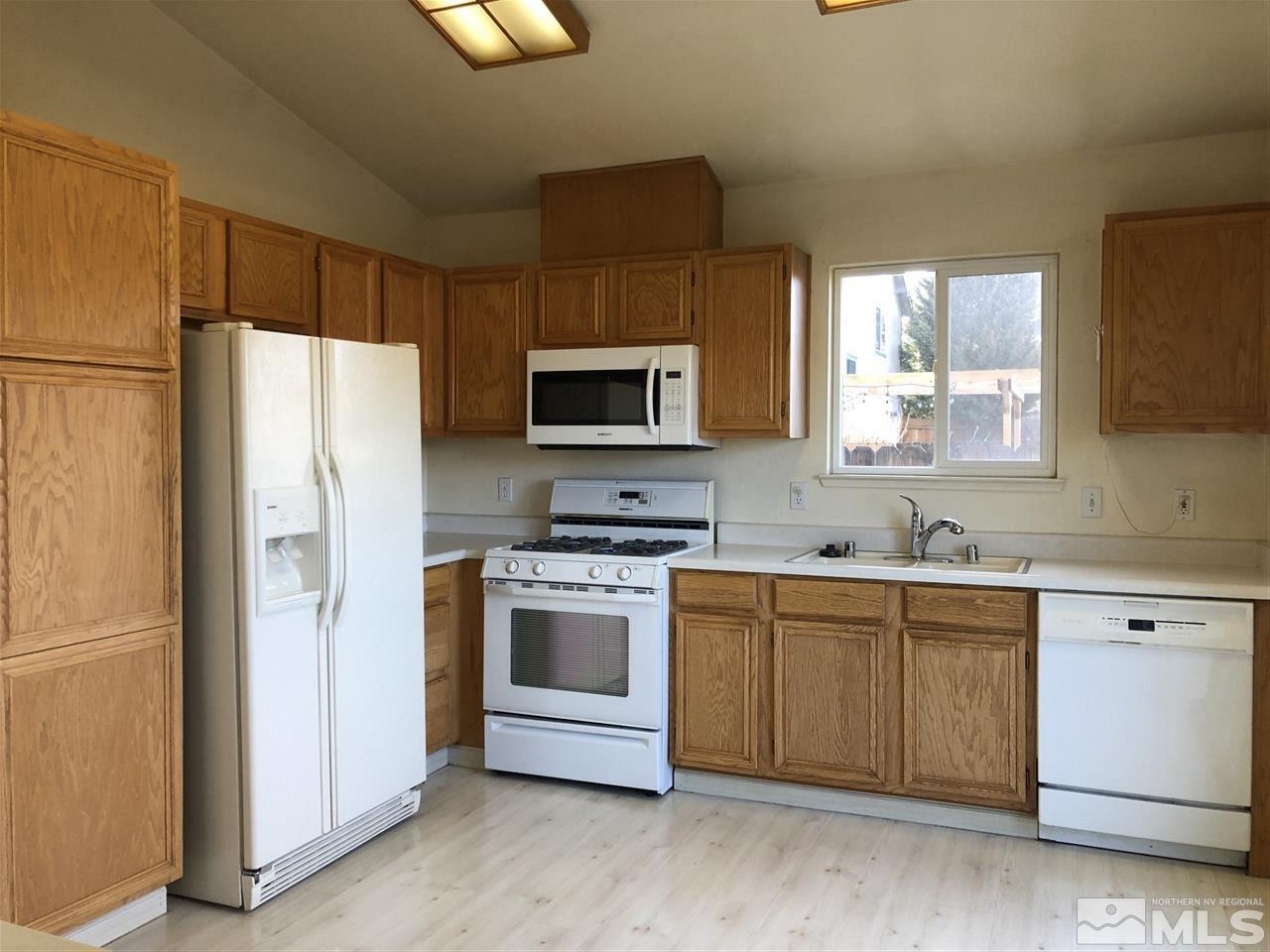 4562 Creekside Circle Reno, NV 89502 - Photo 2 of 9 Photo 2
