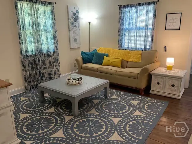 $2,400 | 1827 Greenville Street, Savannah, GA 31404