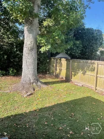 $2,400 | 1827 Greenville Street, Savannah, GA 31404