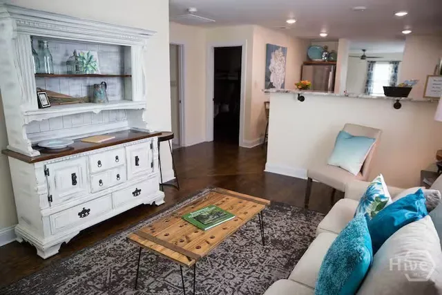 $2,400 | 1827 Greenville Street, Savannah, GA 31404