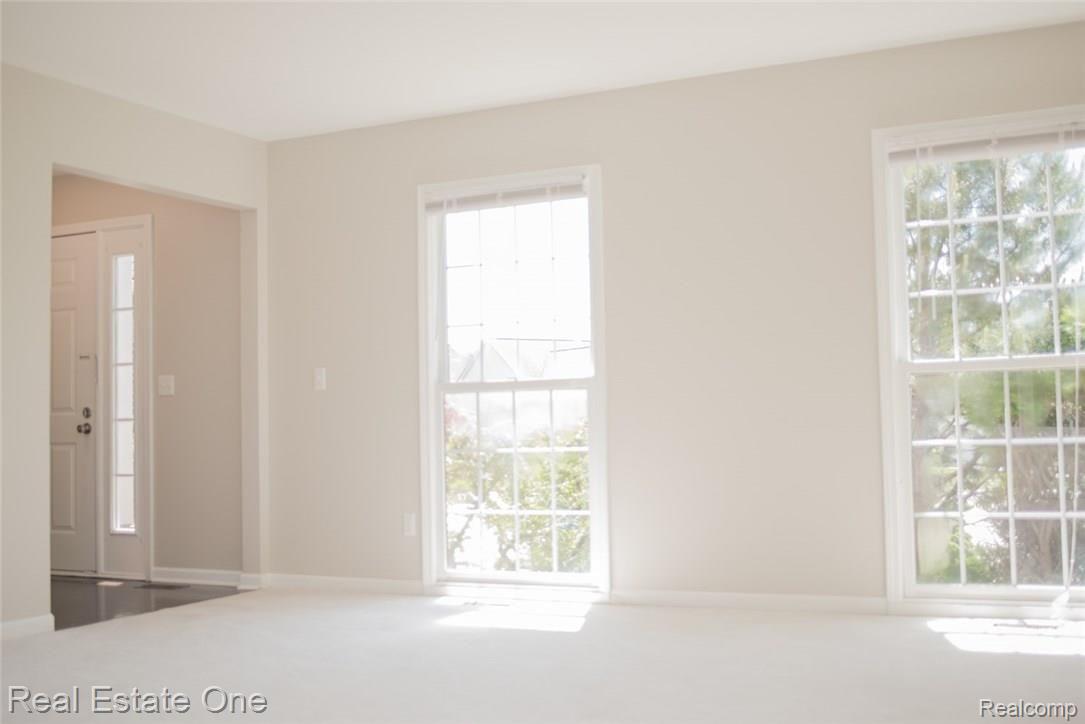 3065 Courtfield Drive Rochester, MI 48309 - Photo 9 of 19 DSC_3743.jpg