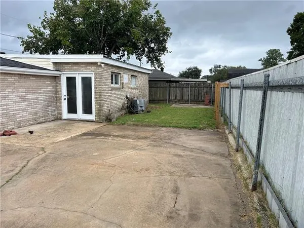 $1,800 | 2716 Riverland Drive, Chalmette, LA 70043