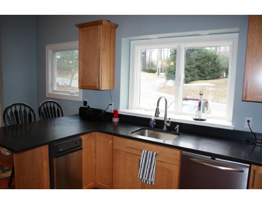 198 Echo Cove Road Hamilton, MA 01982 - Photo 14 of 17 Gallery Image 14