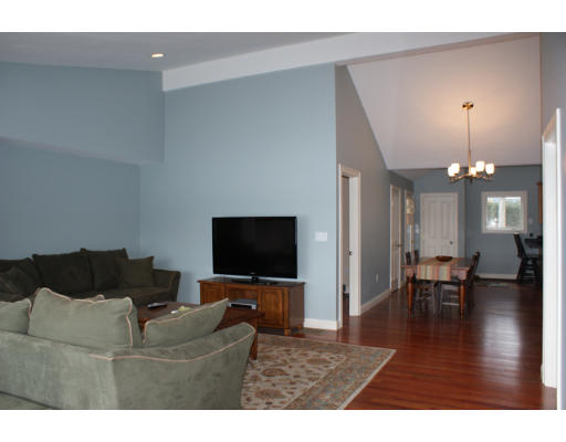 198 Echo Cove Road Hamilton, MA 01982 - Photo 6 of 17 Gallery Image 6