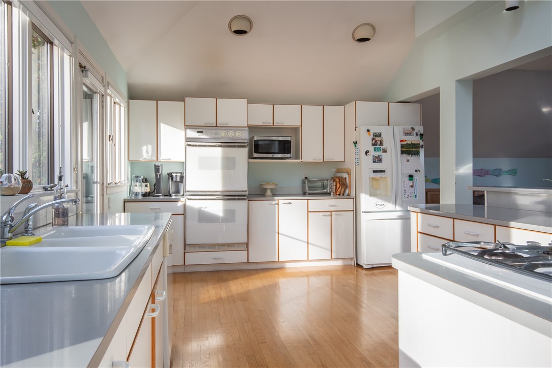 58 Overhill Road Warren, RI 02885 - Photo 12 of 40
