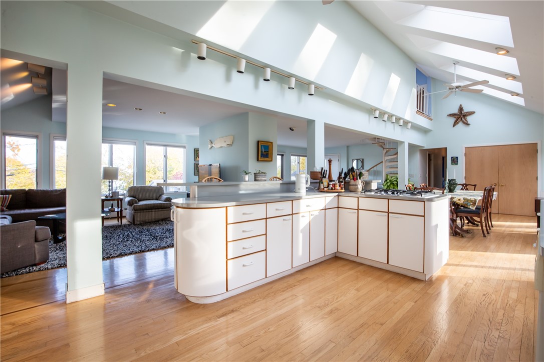 58 Overhill Road Warren, RI 02885 - Photo 14 of 40