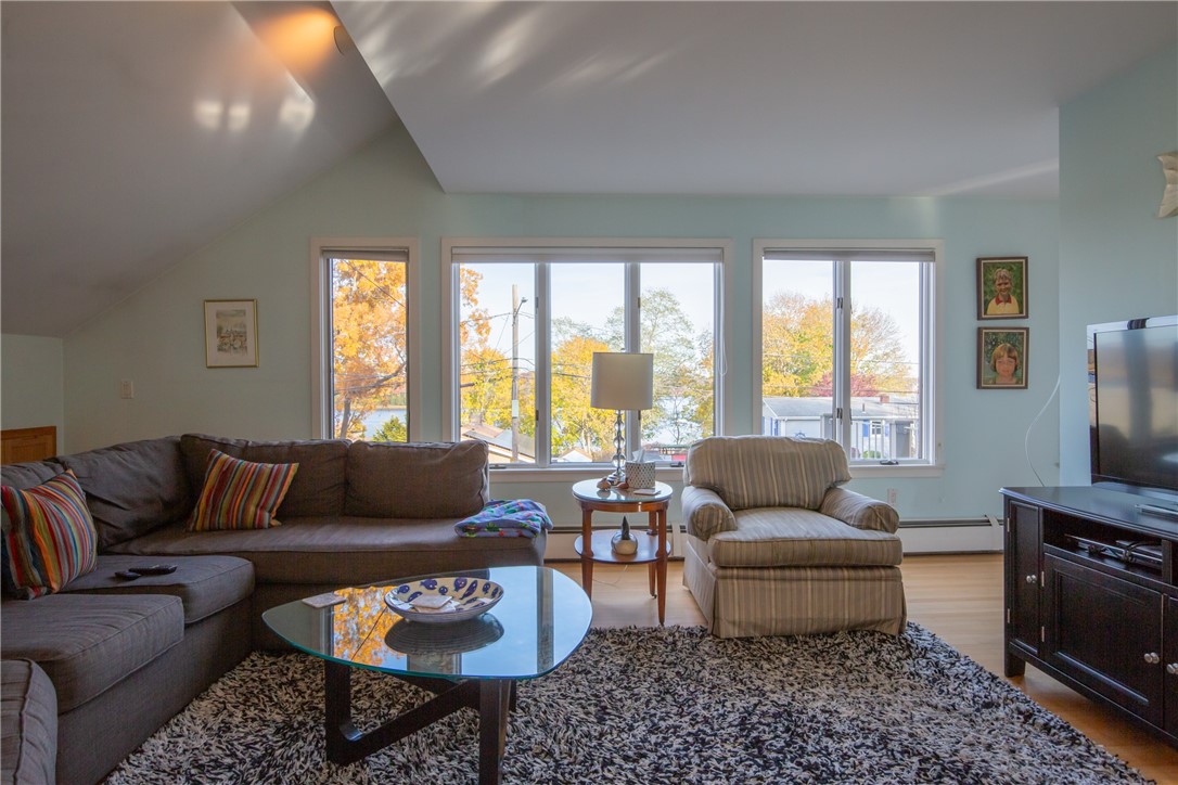 58 Overhill Road Warren, RI 02885 - Photo 18 of 40