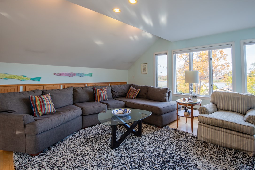 58 Overhill Road Warren, RI 02885 - Photo 19 of 40