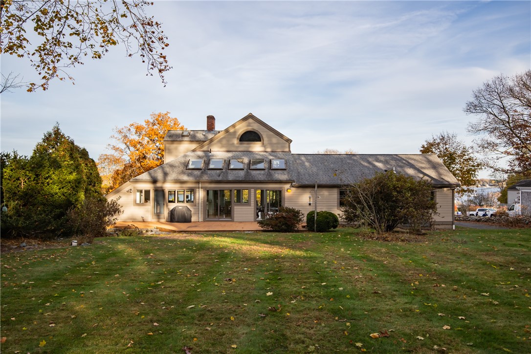 58 Overhill Road Warren, RI 02885 - Photo 2 of 40