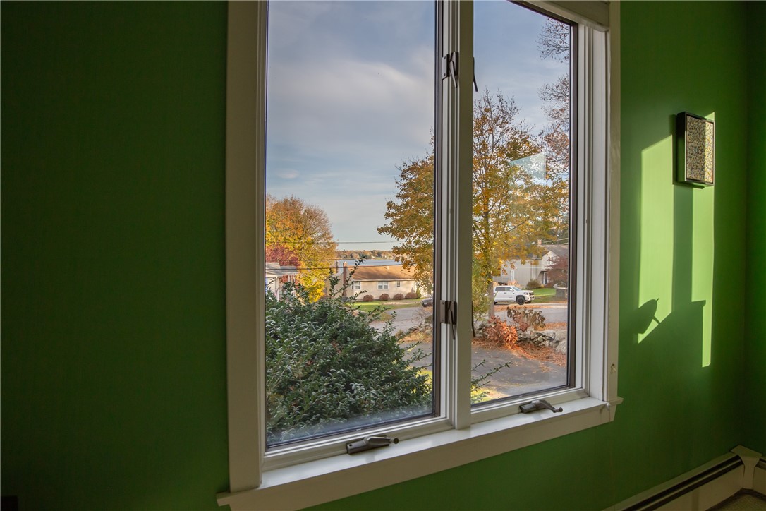 58 Overhill Road Warren, RI 02885 - Photo 22 of 40